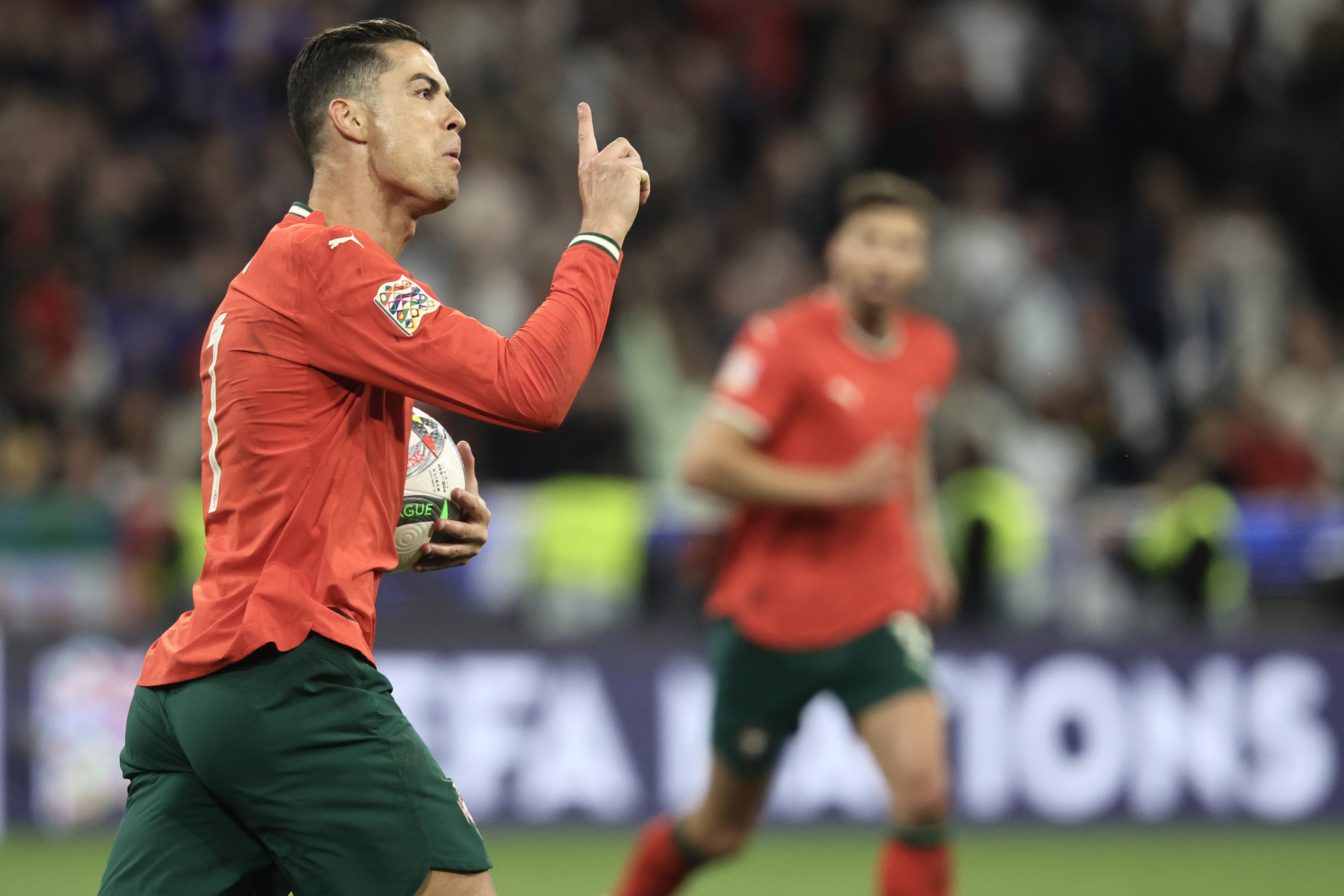 葡萄牙连胜两场，欧洲杯预选赛靠前