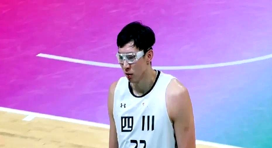 周琦因个人原因缺席NBA比赛