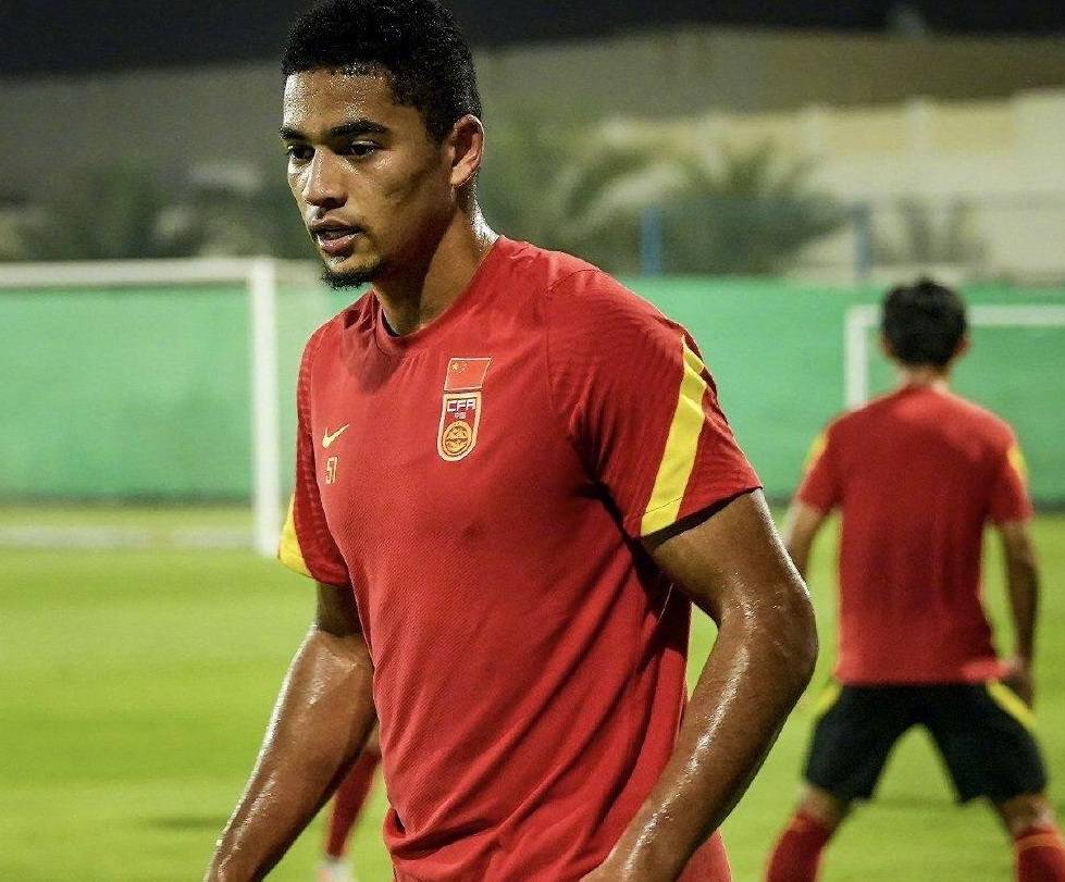 关于无所畏惧：亚洲球队在世界舞台上的无限热情的信息